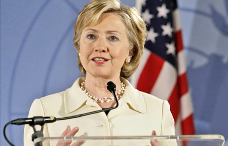 هيلاري كلينتون تتقدم على جيب بوش وميت رومني في استطلاعات انتخابات الرئاسة الامريكية