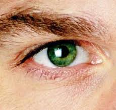 دواء “هولوكلار” لعلاج الحروق في العين
