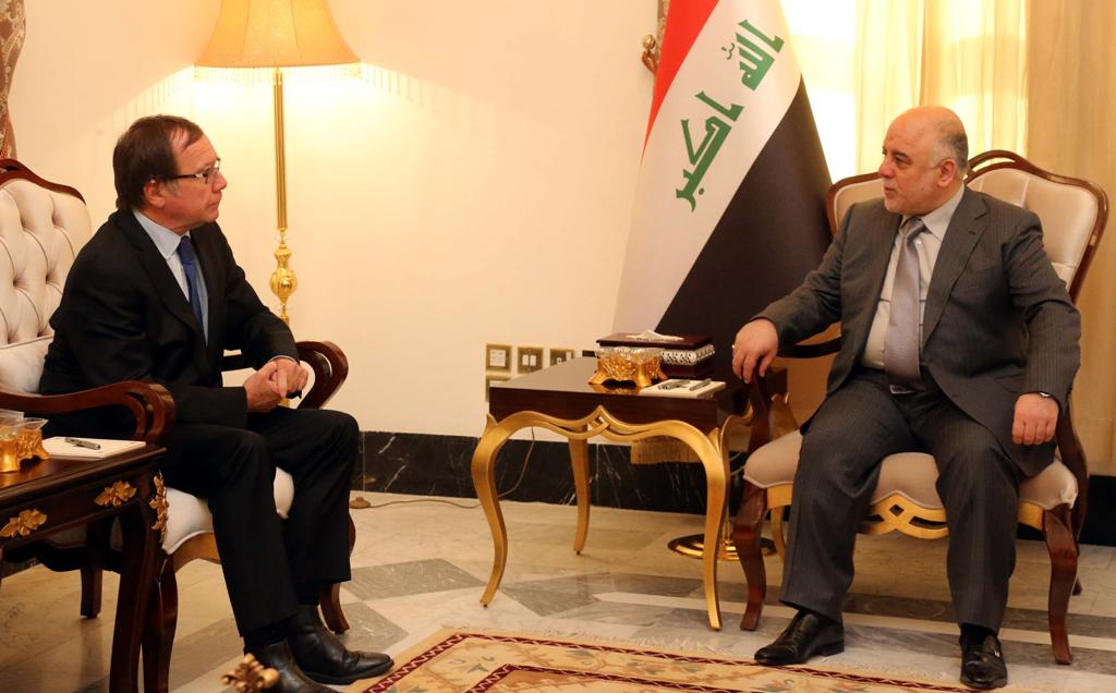 العبادي وماكولي يبحثان تعزيز العلاقات بين العراق ونيوزلندا