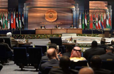 البيان الختامي للقمة العربية يؤيد استمرار “عاصفة الحزم”