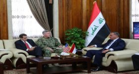وزير الدفاع والجنرال فوكس يبحثان تحرير الموصل