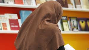المانيا:لا يمكن منع المعلمات من ارتداء الحجاب في المدارس