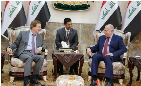 النجيفي والسفير البريطاني يبحثان الوضع الامني في العراق