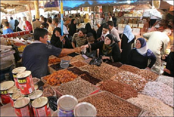 مواطنون:ارتفاع الاسعار قبل شهر رمضان بسبب الهيمنة الايرانية على اقتصاد العراق
