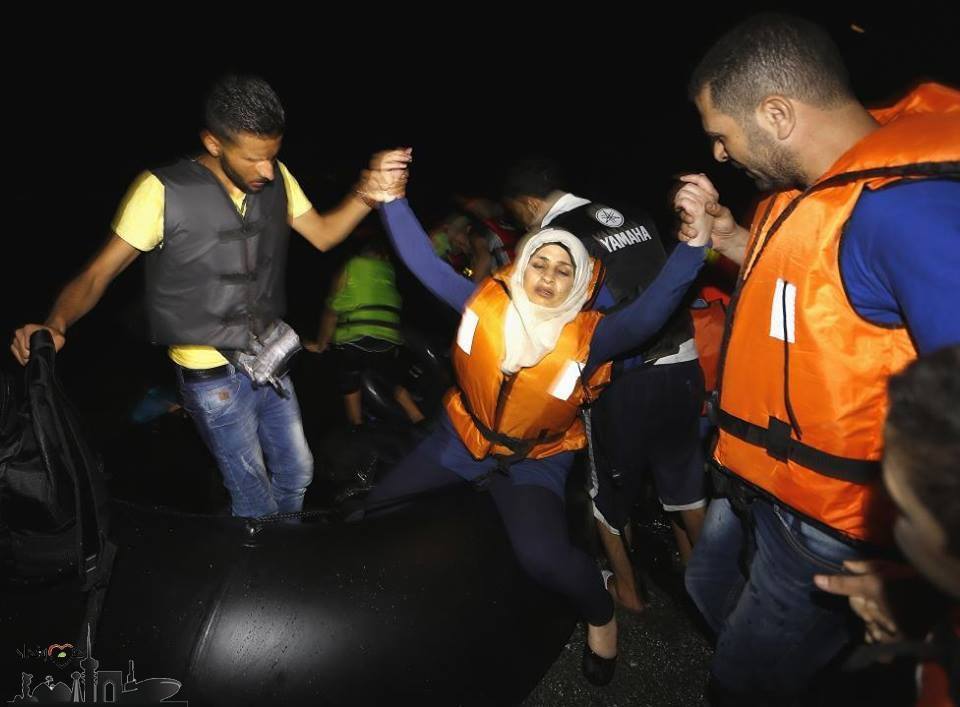 عراقيين مهاجرين يلقو حذفهم في البحر المتوسط