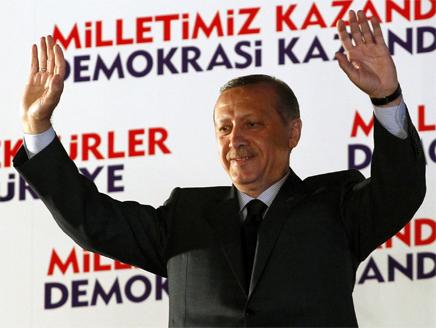 تركيا:حزب العدالة والتنمية الحاكم يشكل الحكومة منفردا