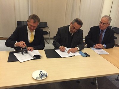 وزارة الاسكان:توقيع عقد مع احدى الشركات النمساوية