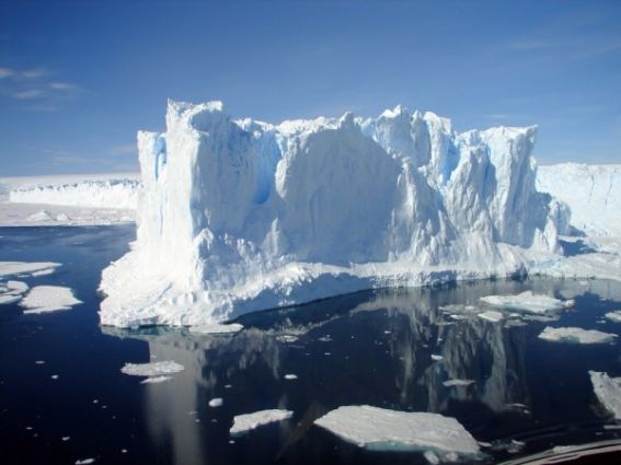 ذوبان الجليد يربك تمايل الأرض حول محورها