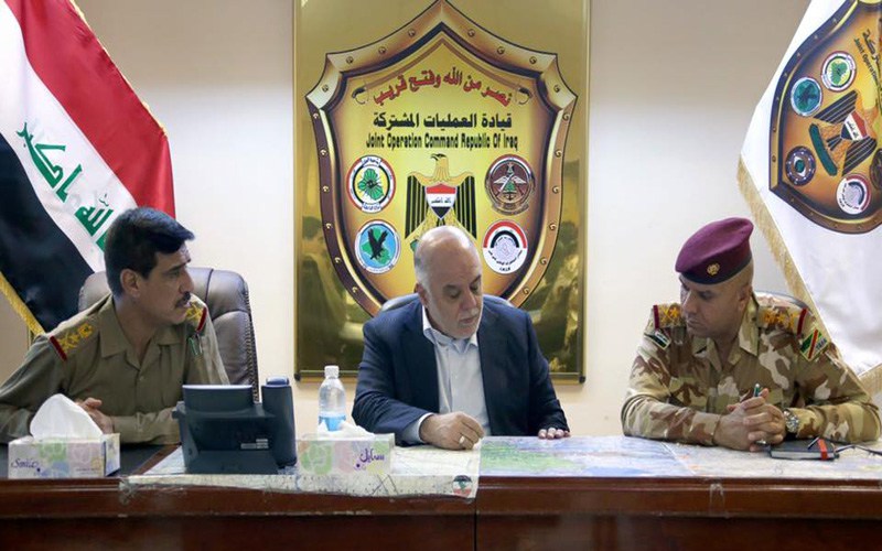 القائد العام يطلع على سير المعارك في الانبار