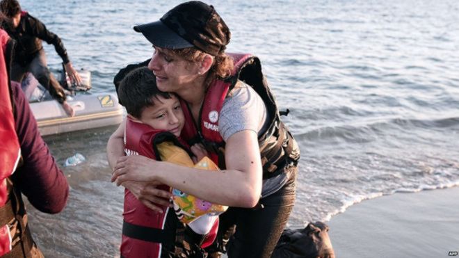 البحرية الايطالية: إنقاذ أكثر من 2000 مهاجر وانتشال 45 جثة