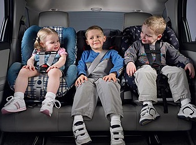 8 أشياء تجنبها في رحلة طويلة بالسيارة مع الأطفال