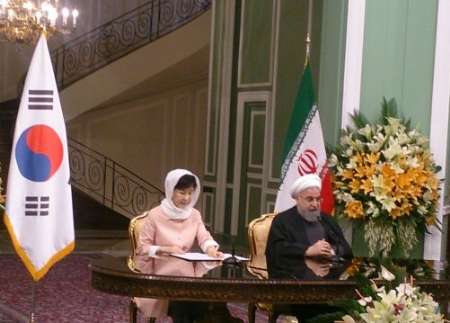 روحاني: رفع العلاقات التجاریة مع كوريا الجنوبية الی 18 ملیار دولار سنويا
