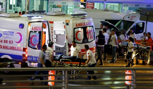 مقتل واصابة 183 شخصا في تفجيري مطار أتاتورك