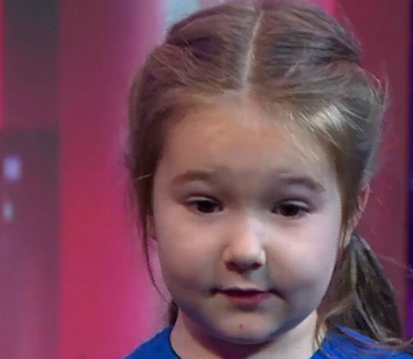 طفلة روسية تتكلم سبع لغات