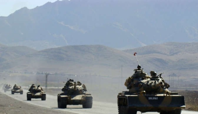 تركيا تكثف وجودها العسكري قرب الحدود العراقية