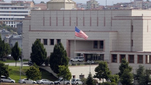القنصلية الأميركية في إسطنبول تدعو أسر العاملين فيها الى مغادرة تركيا