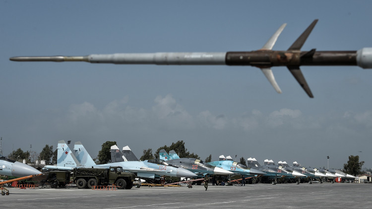 روسيا تكثف من سلاحها الجوي في قاعدة حميميم السورية