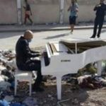 لماذا عزف هذا الفنان التونسي بين أكوام القمامة؟