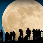 فرصة نادرة لرؤية “القمر العملاق” في يوم 14 من الشهر الجاري