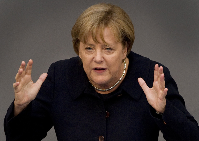 ميركل تحث الاتحاد الأوربي إلى تنفيذ الاتفاق الأوربي -التركي في شأن اللاجئين