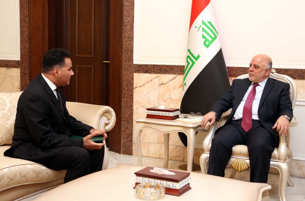 العبادي يؤكد على تعزيز العلاقات بين العراق ومصر