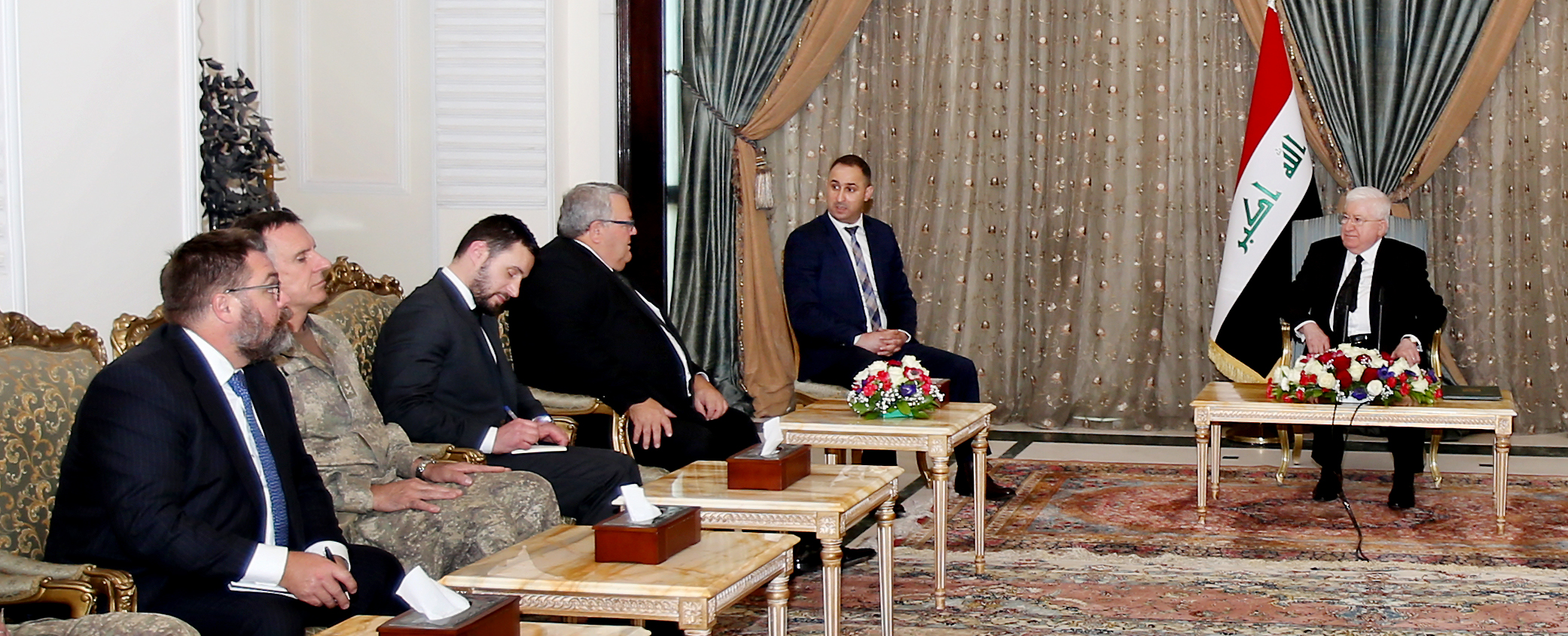 وزير الدفاع النيوزيلندي يؤكد استعداد بلاده لتطوير تعاونها مع العراق