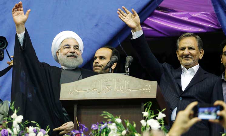 جهانغيري ينسحب من انتخابات الرئاسة الإيرانية لصالح روحاني