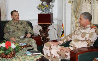 الغانمي ومكين يبحثان التعاون العسكري في الحرب ضد داعش