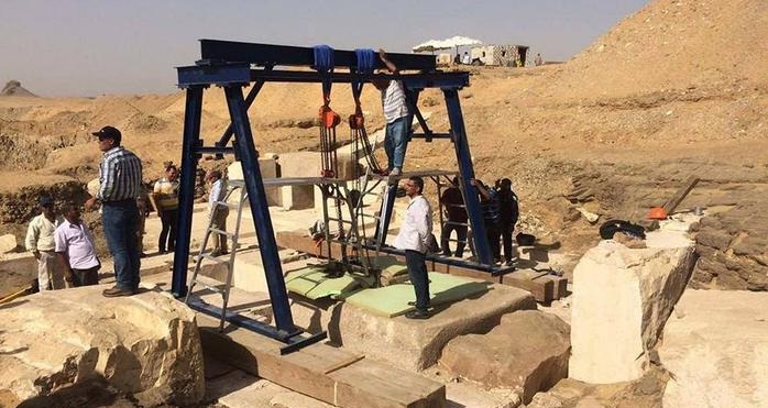 الآثار المصرية:اكتشاف غرفة دفن يعود تاريخها إلى 3700 عام