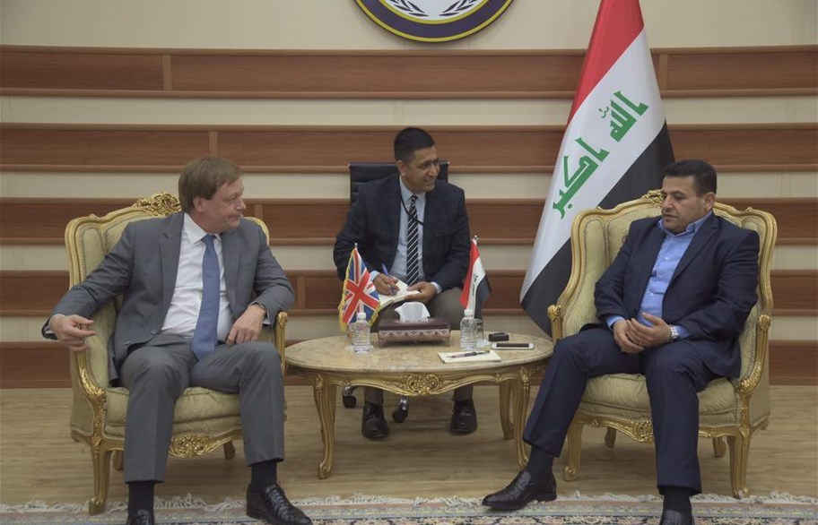 الاعرجي وبيكر يؤكدان على تعزيز التعاون الأمني بين العراق وبريطانيا