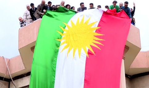 توران:محكمة القضاء الإداري قررت بعدم قانونية رفع العلم الكردستاني فوق الدوائر الحكومية في كركوك