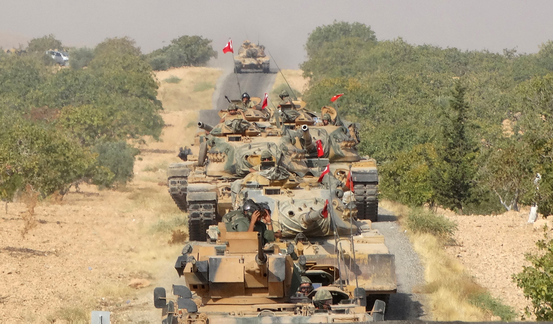 مصادر كردية:قطعات من الجيش التركي تتحرك باتجاه الحدود العراقية