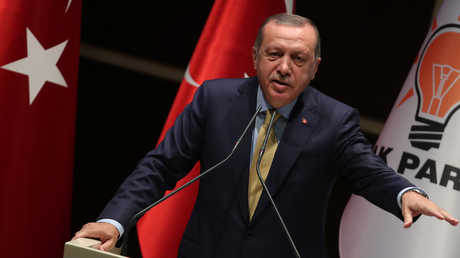 أردوغان:التنظيمات الإرهابية تسرح في سوريا تحت العلم الأمريكي