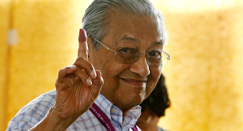 مهاتير محمد:لن أبقى طويلا في حكم ماليزيا