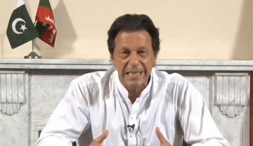 عمران خان لشعب باكستان:سأعيش حياة بسيطة وأحافظ على أموالكم
