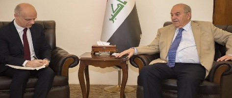 علاوي يؤكد على أهمية إعادة الهوية الوطنية للجيش العراقي