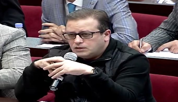 الصيدلي:مجلس نينوى تحول إلى مزاد علني لبيع منصب المحافظ