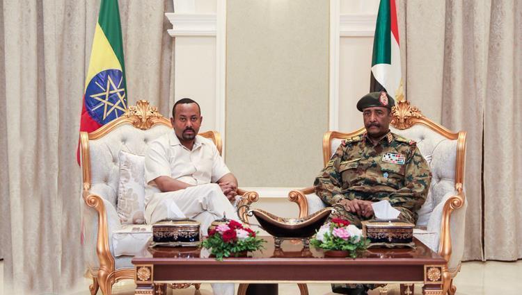 قوى التغيير السودانية تطالب المجلس العسكري بتسليم السلطة