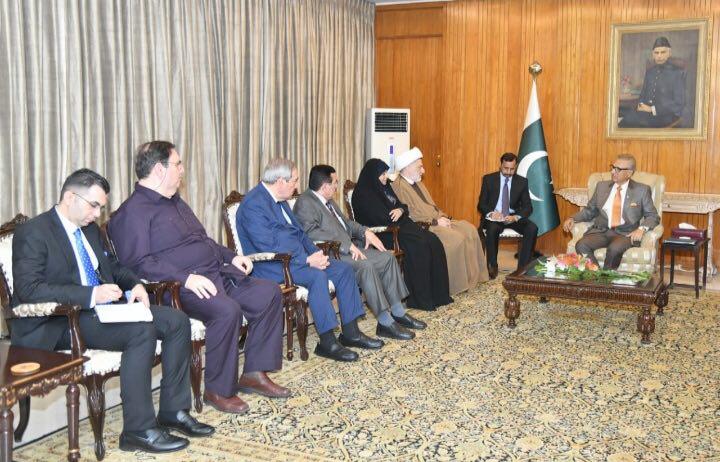 الرئيس الباكستاني يلتقي وفد المجلس الأعلى الإسلامي