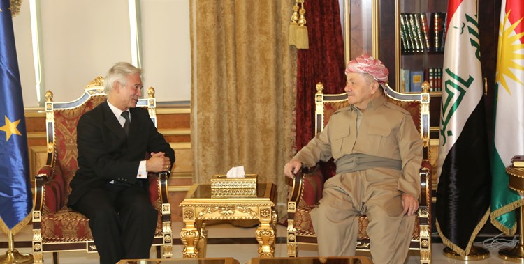 بارزاني يؤكد على الحوار في حل الخلافات بين بغداد وأربيل