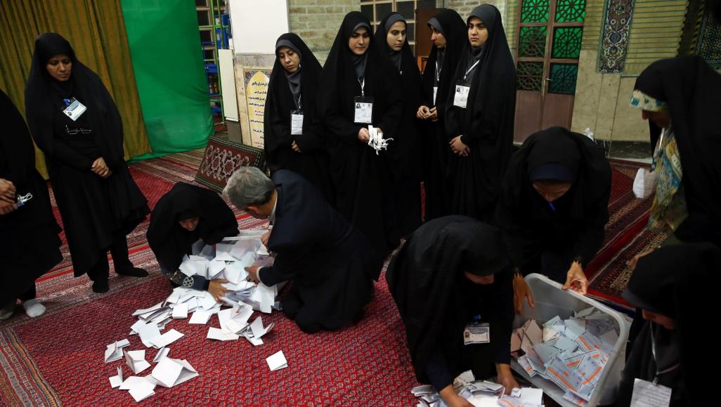 الشعب الايراني يصفع الخامنئي ونظامه في الانتخابات
