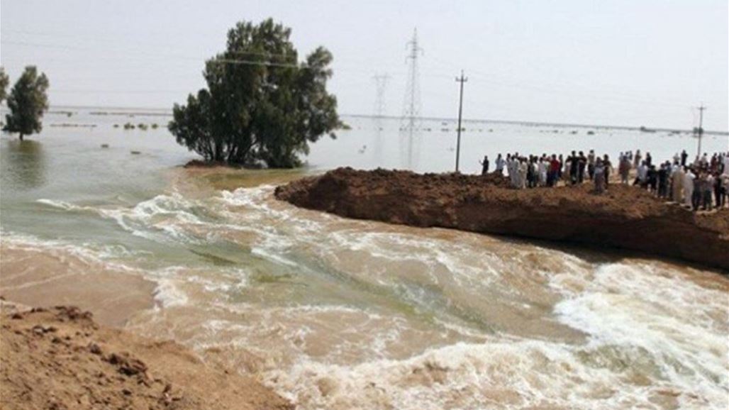 إيران تفتح سيولها الطينية على العراق لتدمير الأراضي الزراعية والدفاع المدني يقدم”النصائح”