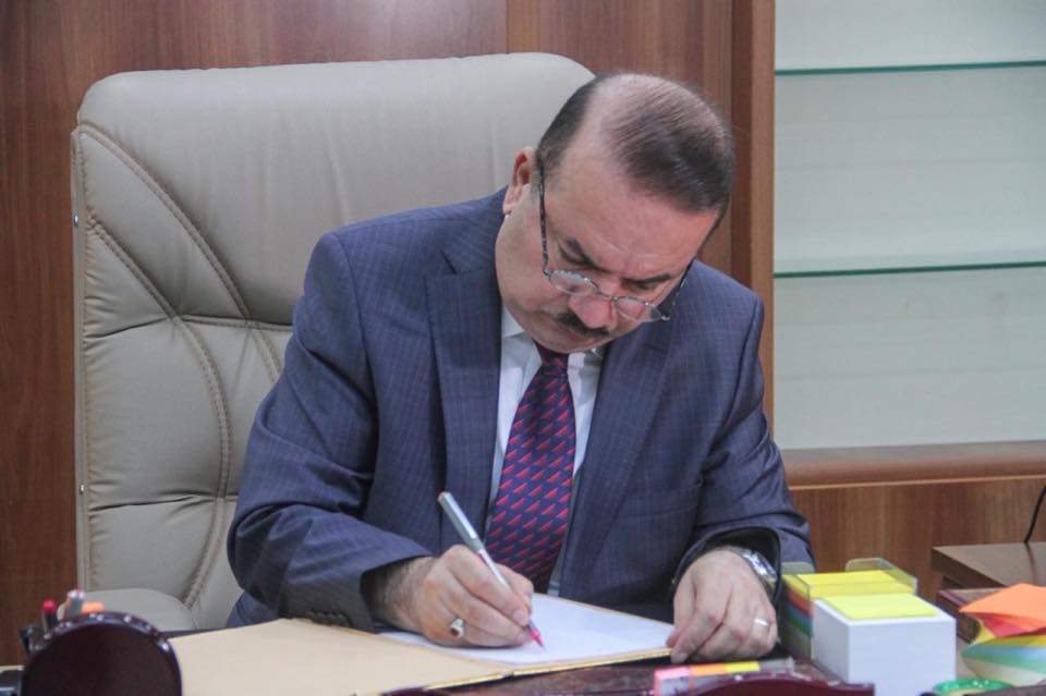 وزير الداخلية يهدر الثروات من اجل البقاء في المنصب
