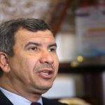 وزير النفط: الوزارة “شرعت بدراسة بعض العقود النفطية”