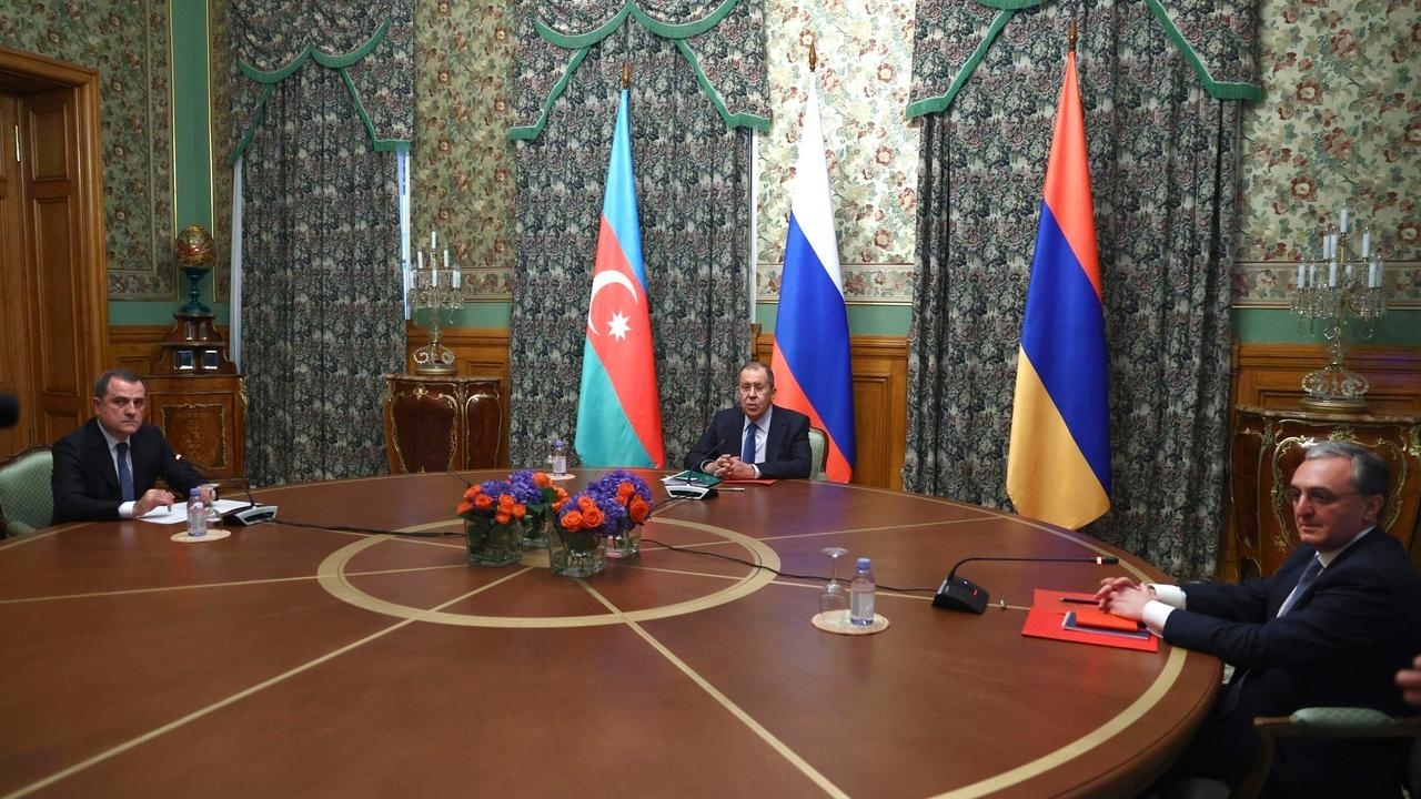 أذربيجان وأرمينيا توافقان على وقف القتال في ناغورني كراباخ