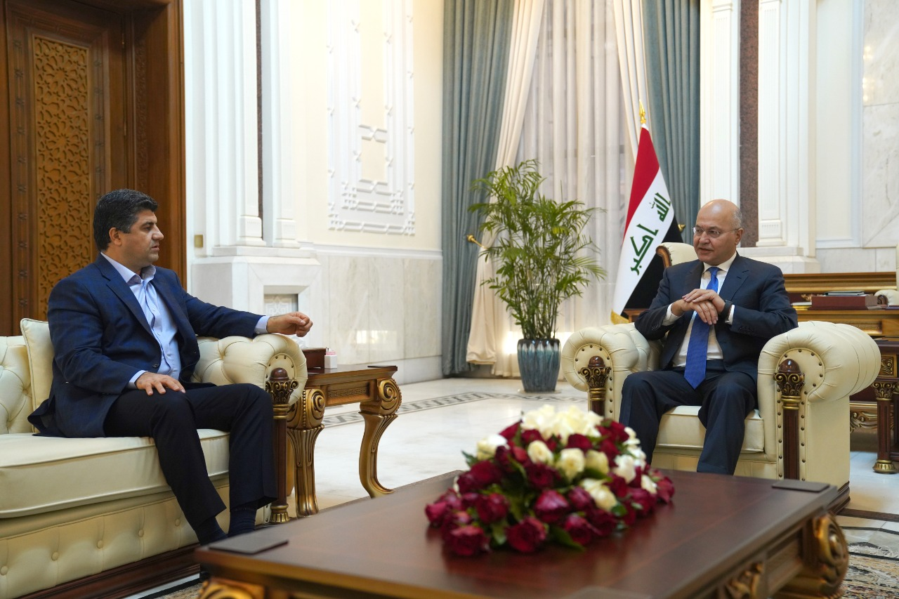 صالح يؤكد على جنكي التمسك بالحوار وإبعاد قوت الشعب عن الخلافات السياسية