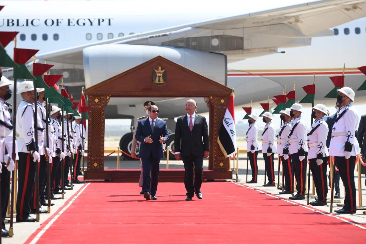الرئيس المصري يصل بغداد