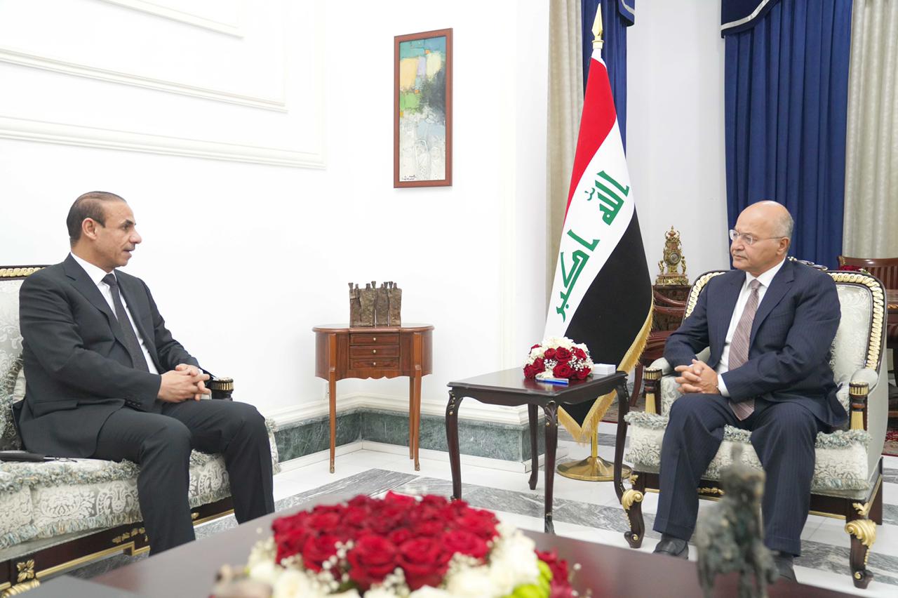 صالح يؤكد على أهمية الاعتماد على العمالة العراقية