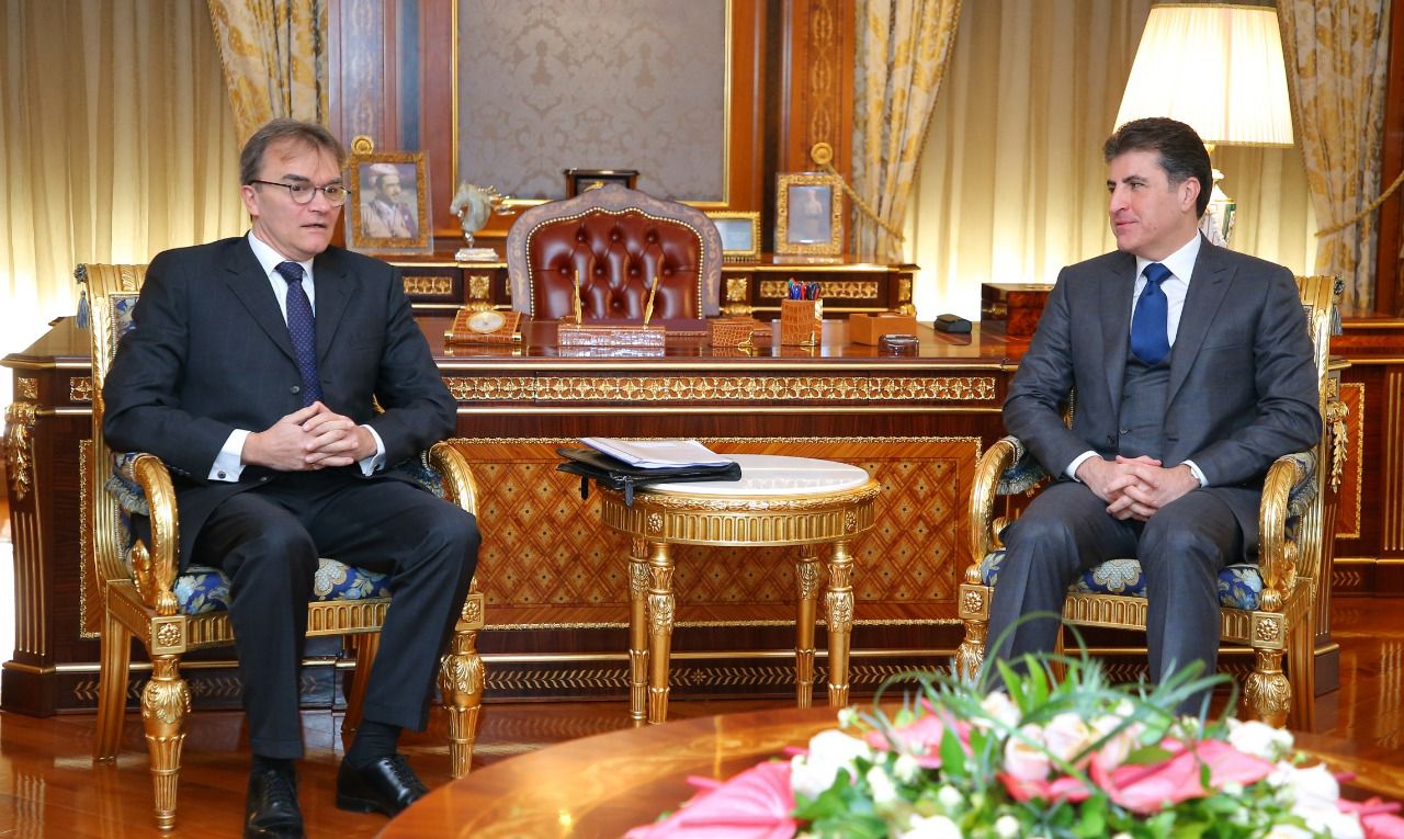 السفير السويسري يدعو بغداد إلى الاهتمام بمصالح البلد واستقراره