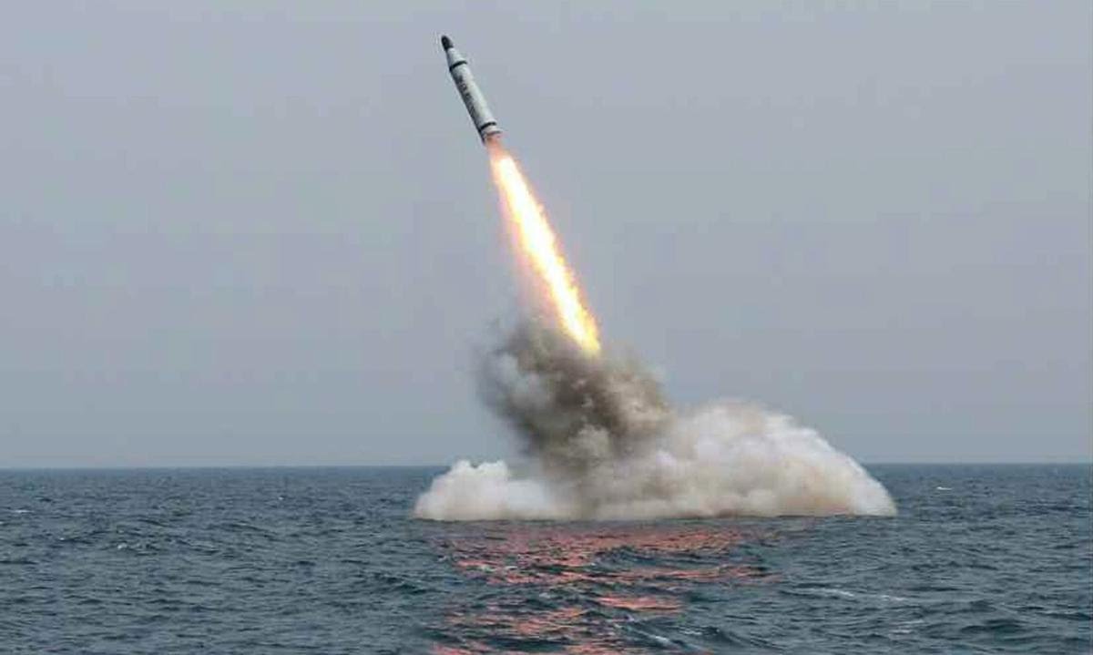 كوريا الشمالية.. تجربة إطلاق صاروخ باليستي من غواصة